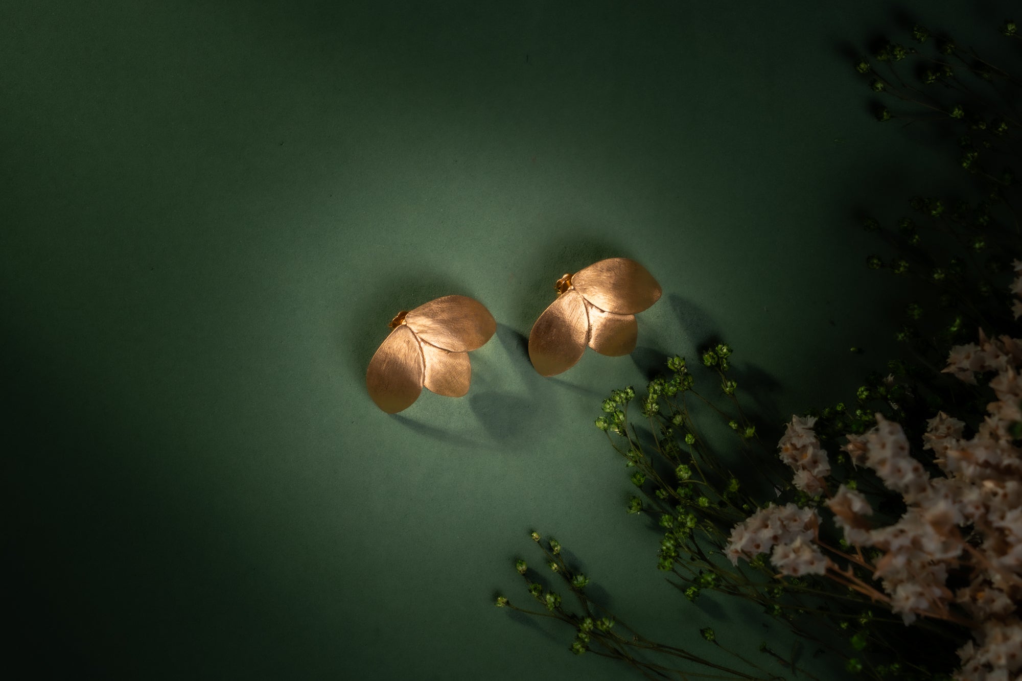 Brincos Golden Petal