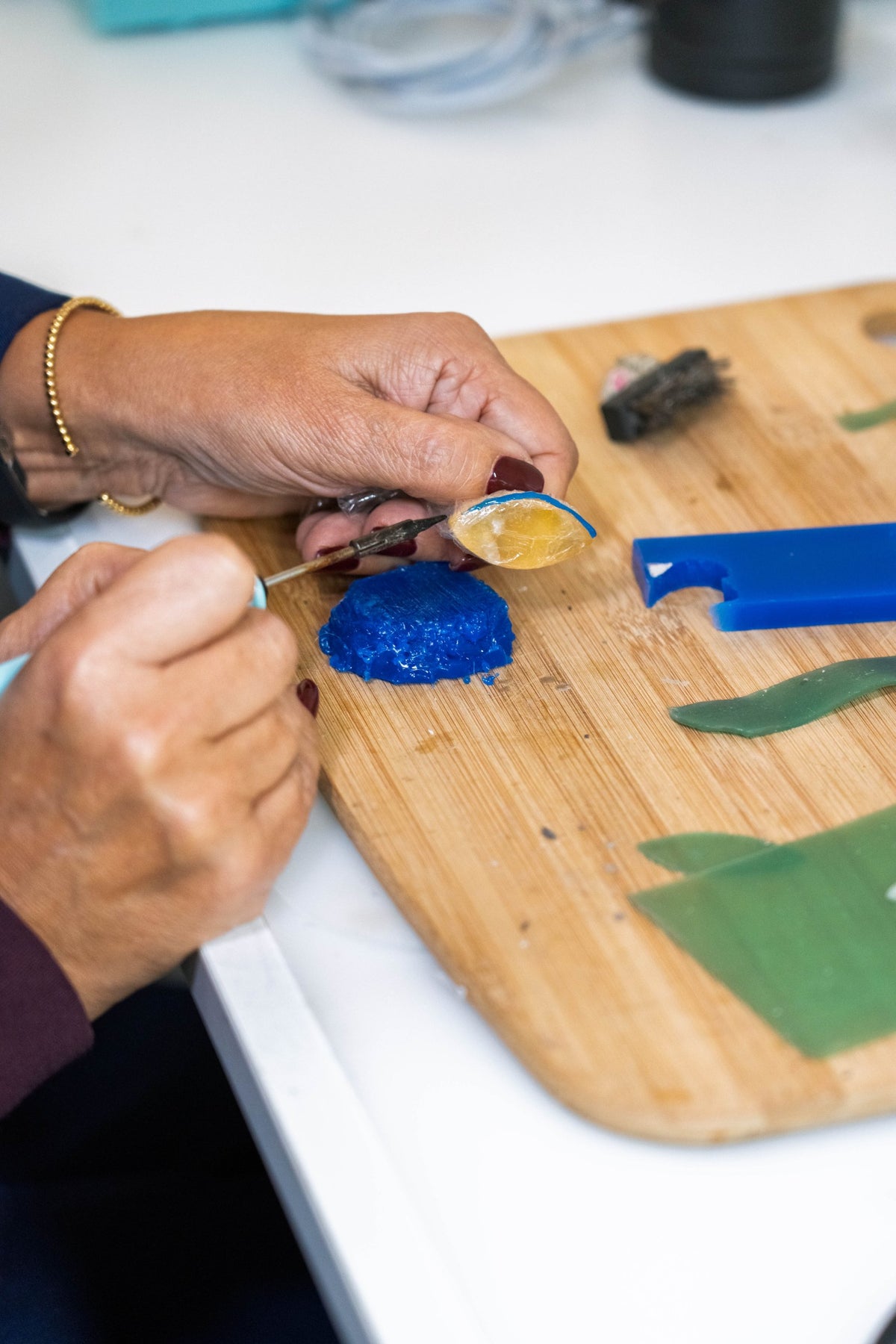 Modelação de uma peça em cera no atelier JF Jóias
